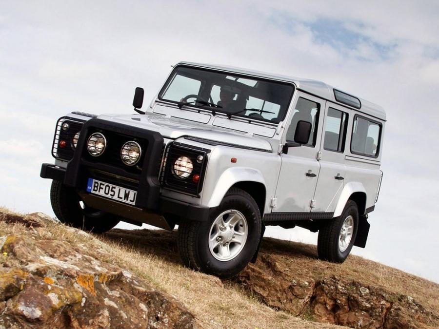  Land Rover Defender Silver Limited Edition 2005 года  (фото 5 из 8)